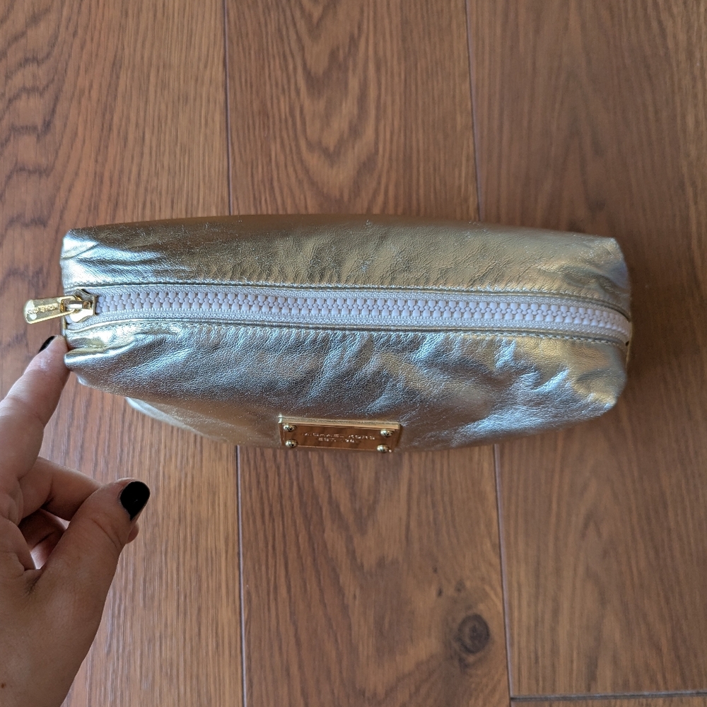 Michael Kors Pale Gold Cosmetic Bag Like New - Picture 6 of 9